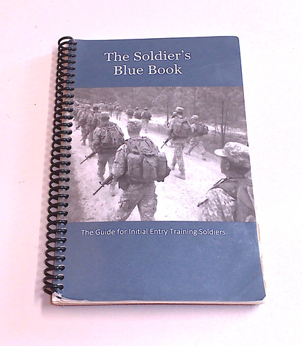 2010 US Army TRADOC Pamphlet 600-4 The Soldier's Blue Book Guide Initial Entry