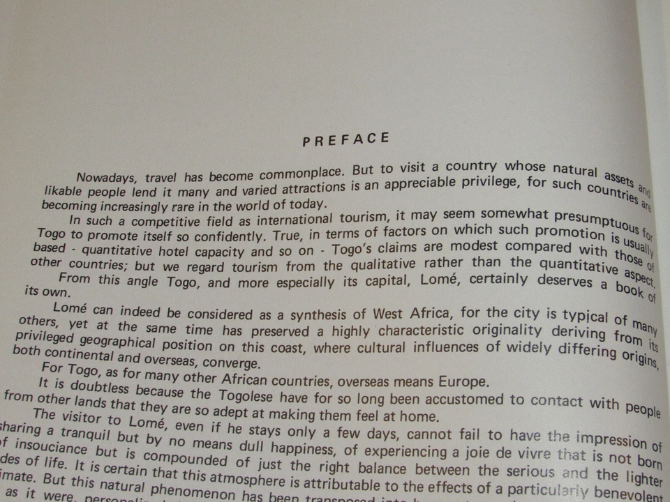 VINTAGE 1970s BOOK 'LOME CAPITAL OF TOGO'/HISTORY/COLOR PHOTOS/PRINTED IN FRANCE - Image 4 of 4