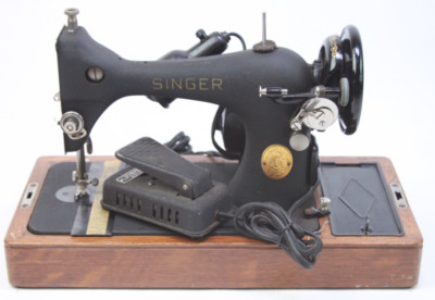 The Singer Manufacturing Co. Model 128 1950s Sewing Machine W/ Pedal READ AS IS