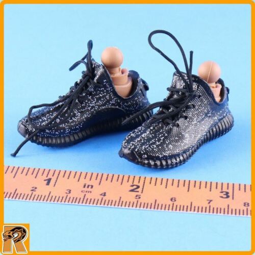 CIA Armed Agents - Running Shoes w/ Pegs - 1/6 Scale - Mini Times Action Figures - Picture 1 of 2