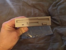 Retro Panasonic JU-256A217P 3.5" 1.44Mb Floppy Disk Drive 5501719 Yellowed Bezel