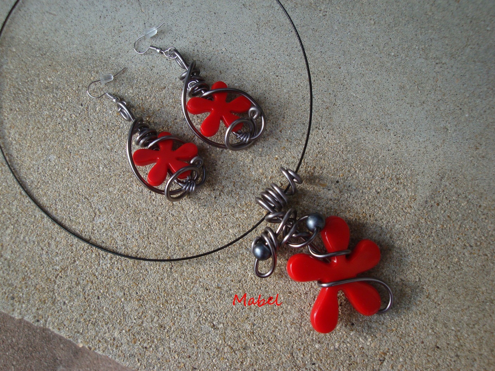 Parure fleur rouge fait main, bijoux de mariage haute fantaisie en aluminium gris