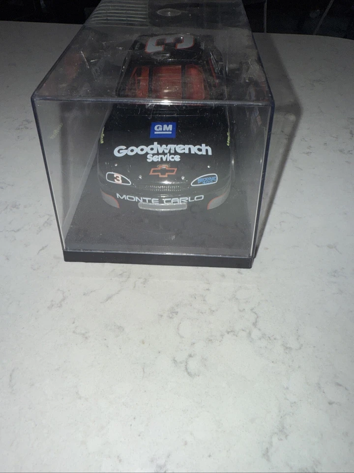 1:24 Dale Earnhardt #3 Goodwrench 1995 Monte Carlo Brickyard Winner Foto 2 de 4