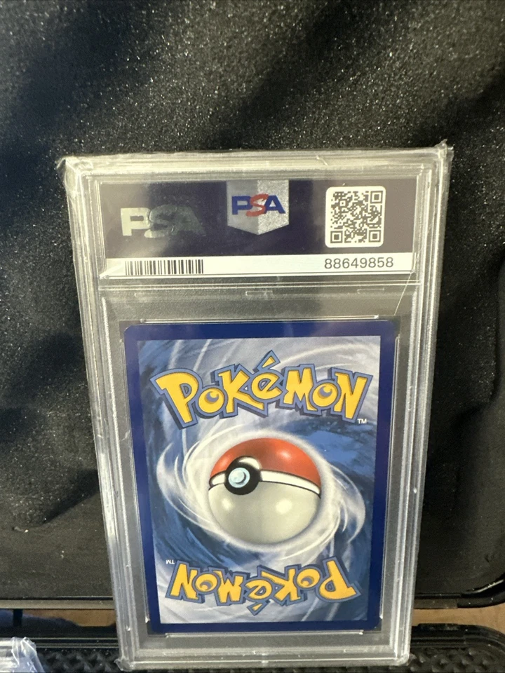 Pikachu V SWSH285 SWSH: Sword & Shield Promo Cards Holo - Image 2 of 2