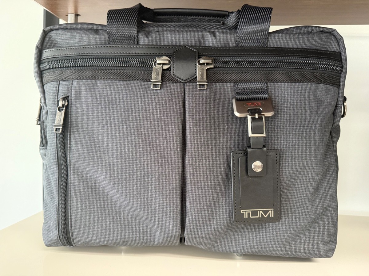 TUMI ダークグレー ビジネスバッグ NEW Tumi DENSMORE 16.0” Medium Top Zip Brief Briefcase - CHARCOAL