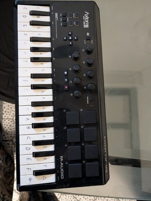 M-Audio Axiom Air Mini 32 MIDI Controller   32 Tasten, 8 Pads