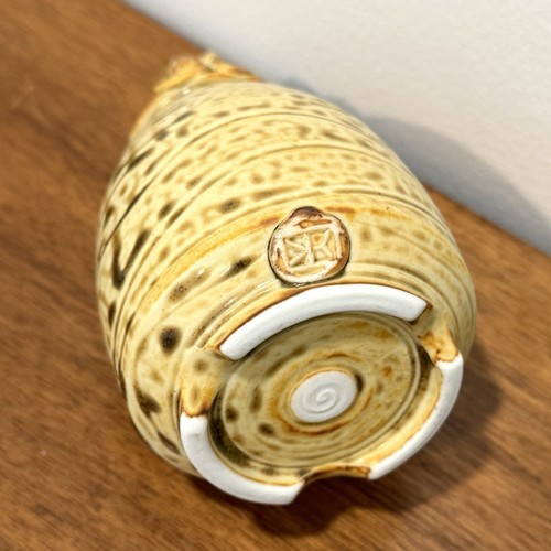 Marcia Bugg NC Studiokeramik Blumenknospe Vase 5" salbeigrün Tropfglasur Blatt - Bild 7 von 7