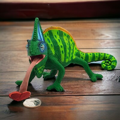 Safari Ltd 267829 Incredible Creatures Veiled Chameleon for sale