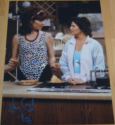 Katey Sagal Eine schrecklich nette Familie Autogramm Signiert Foto mit COA
