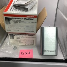 Honeywell Tradeline Limit Control Switch L4069A1078 (silver) (LOT OF 2)