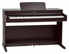 Kraftvolles E-Piano mit 88 Hammer-Tasten und Bluetooth Audio/MIDI in Rosenholz