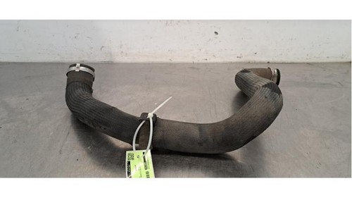 Intercooler Schlauch Opel Vivaro 9806720880 P22302548