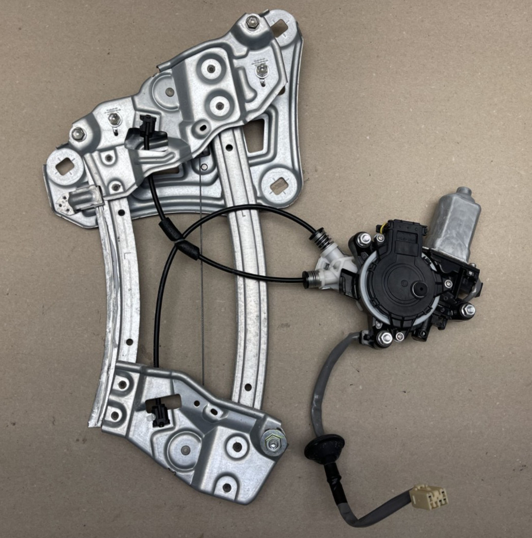 10-15 Lexus IS250C IS350C ISC REAR LEFT WINDOW REGULATOR OEM 69804-53030