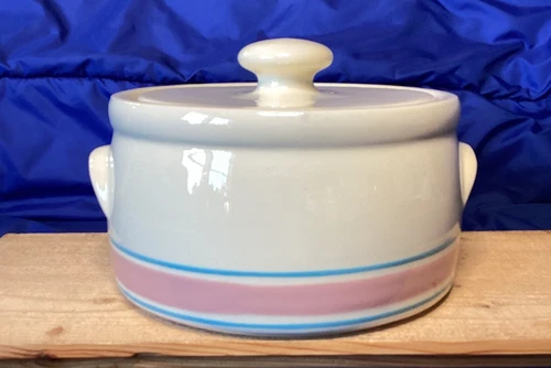 Vtg McCoy USA #1421 7.75" Across by 4.25" Deep Bean Pot w/Lid Pink & Blue Stripe