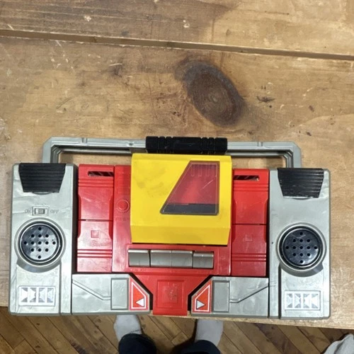 Hasbro Takara Transformers Blaster Autobot Transforming Action Figure 1984