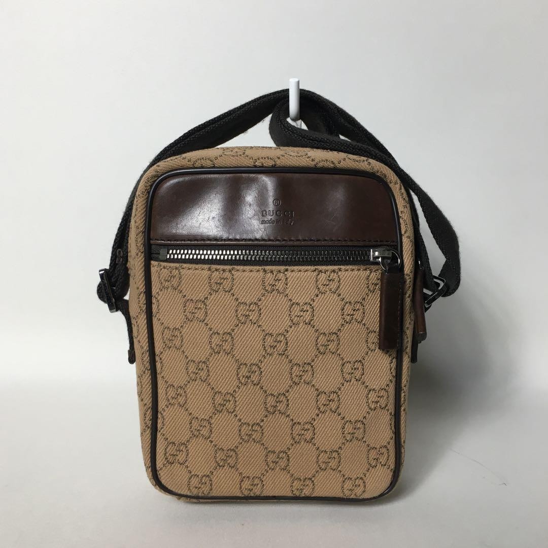 Authentic GUCCI GG Brown Canvas Shoulder Bag G0602206