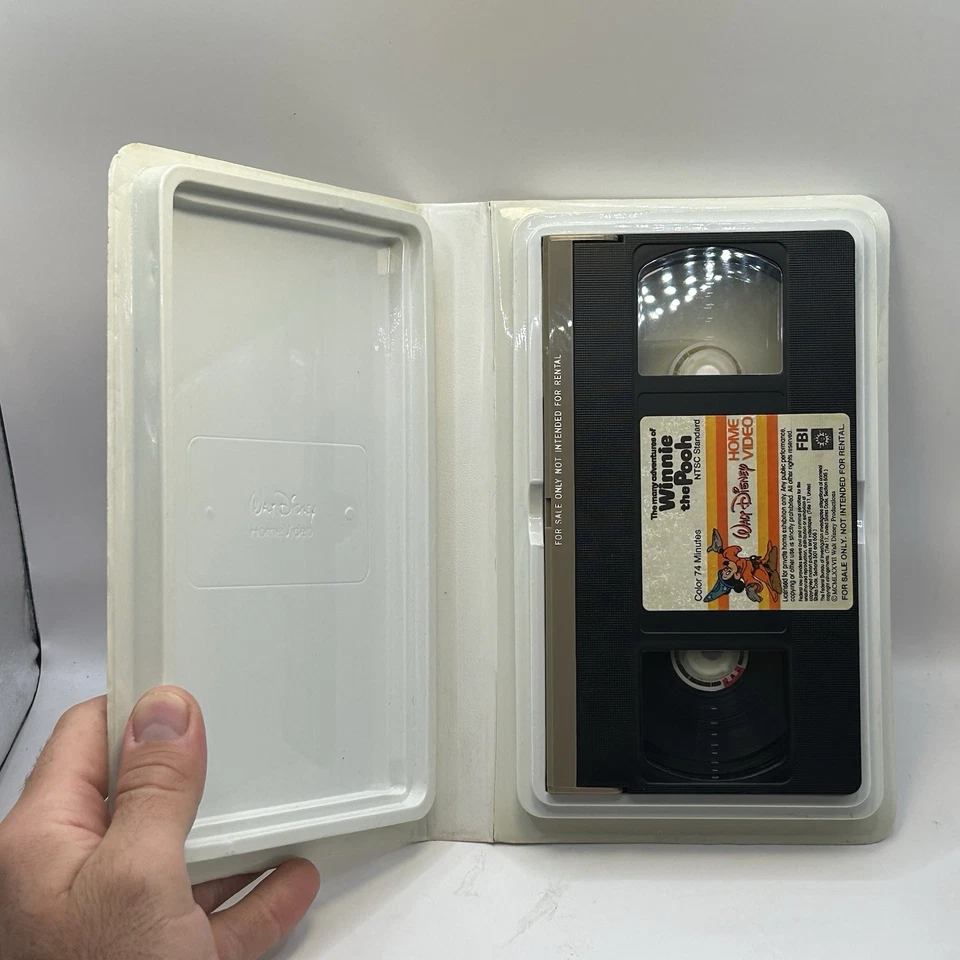 Many Adventures of Winnie the Pooh VHS Tape Home Video VTG Clamshell Nearly New! - Image 4 of 4