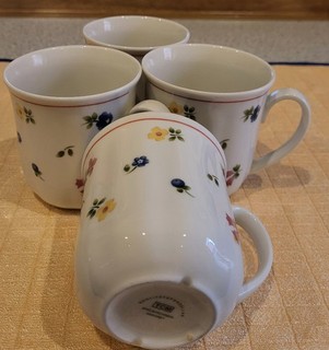 4 Stück Kaffeetassen groß (ohne Untertassen)