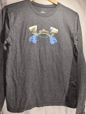 Under Armour River Logo Graphic Boy's Xtra Large Pitch Gray Long Sleeve T-shirt