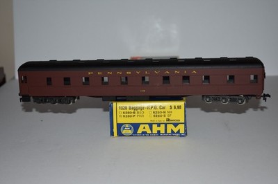 HO Scale AHM 6280 Pennsylvania Passenger Coach Car C56612