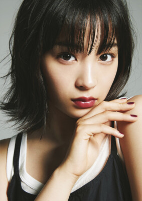 Suzu Hirose Poster Sexy Hot - A4, A3 - Foto - Kunst Geschenk Wand Pin Up Bild