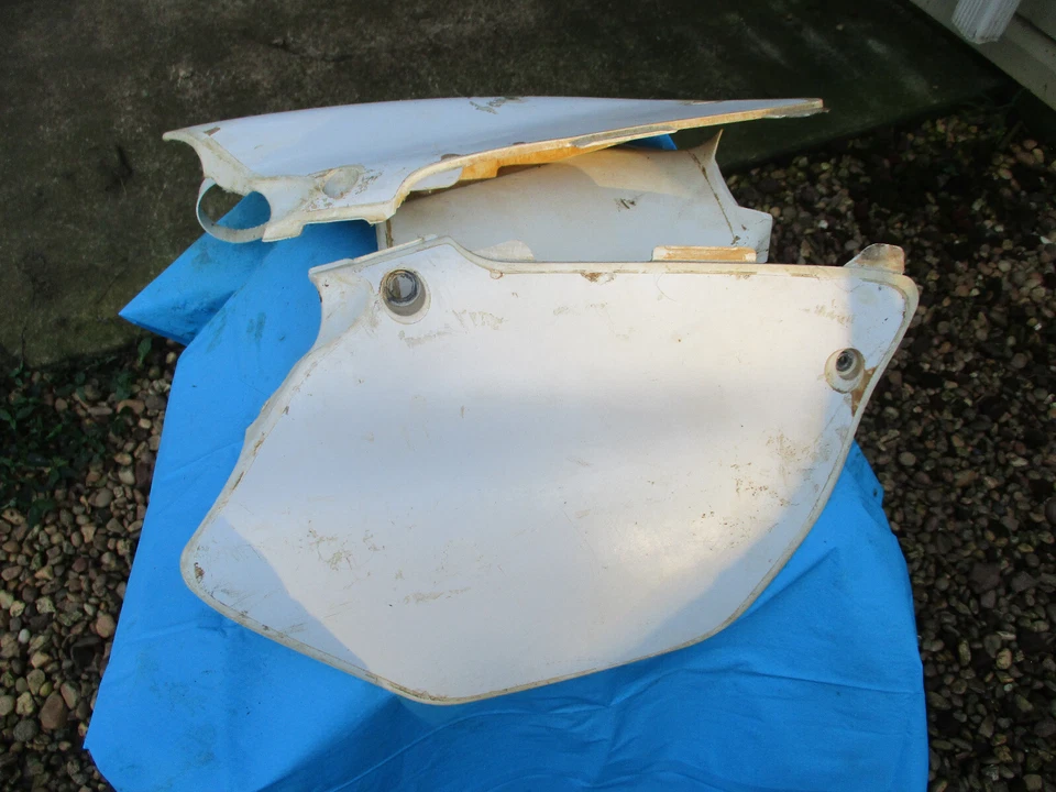 Yamaha YZ250 2006 (2 tiempos) placas laterales y matrícula delantera Foto 2 de 4