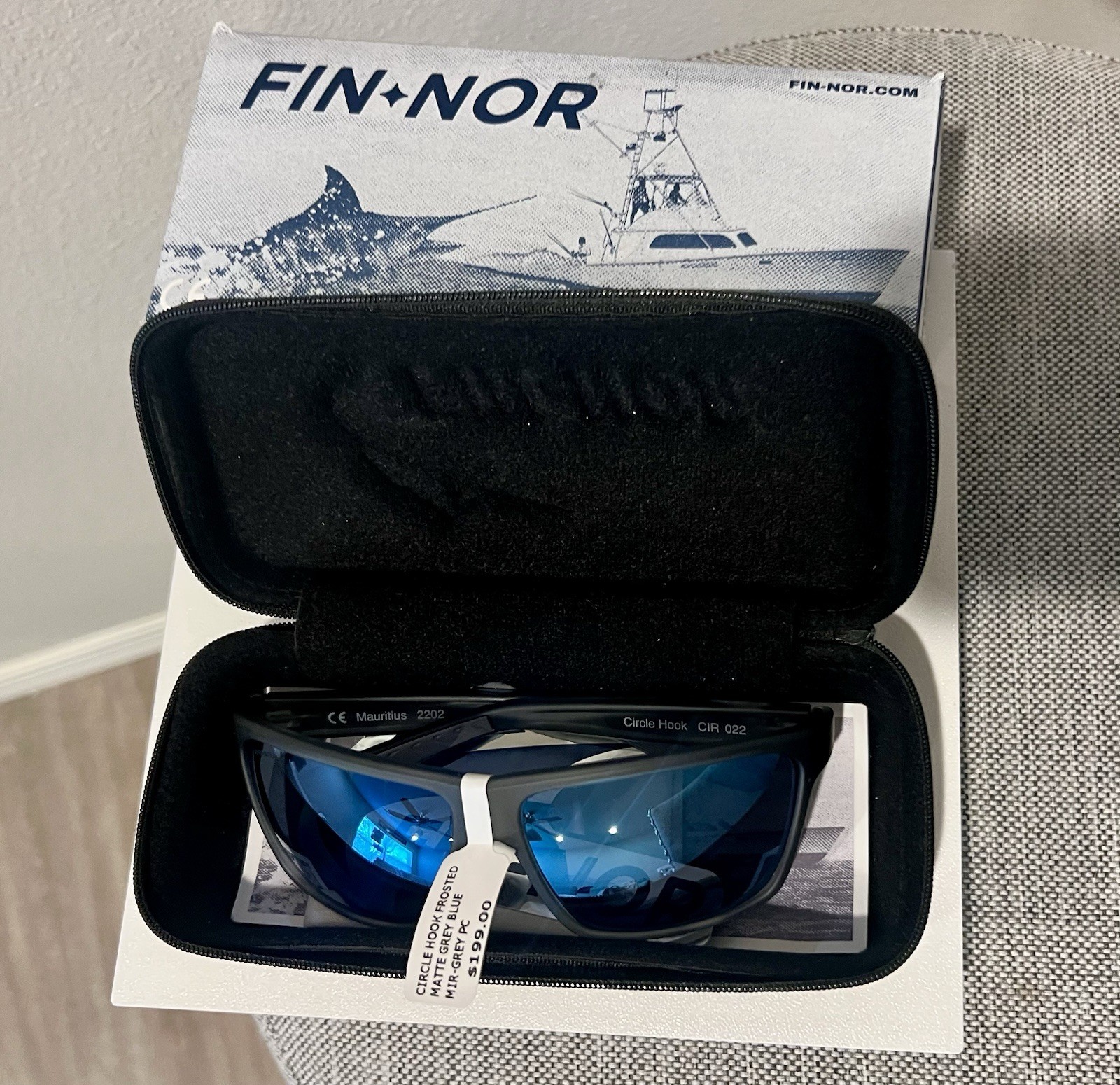 FIN-NOR Circle Hook Sunglasses Frosted Matte Brown Blue Mir-