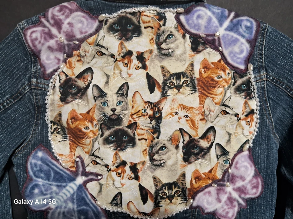 Jaqueta jeans Limited Too denim crianças intervenientes # S gatos + borboletas + pérolas - Imagem 2 de 4