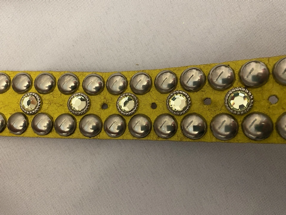 Cinturón de cuero para mujer Leatherrock Hebilla Corazón con Alas Tachonado Amarillo Foto 4 de 4