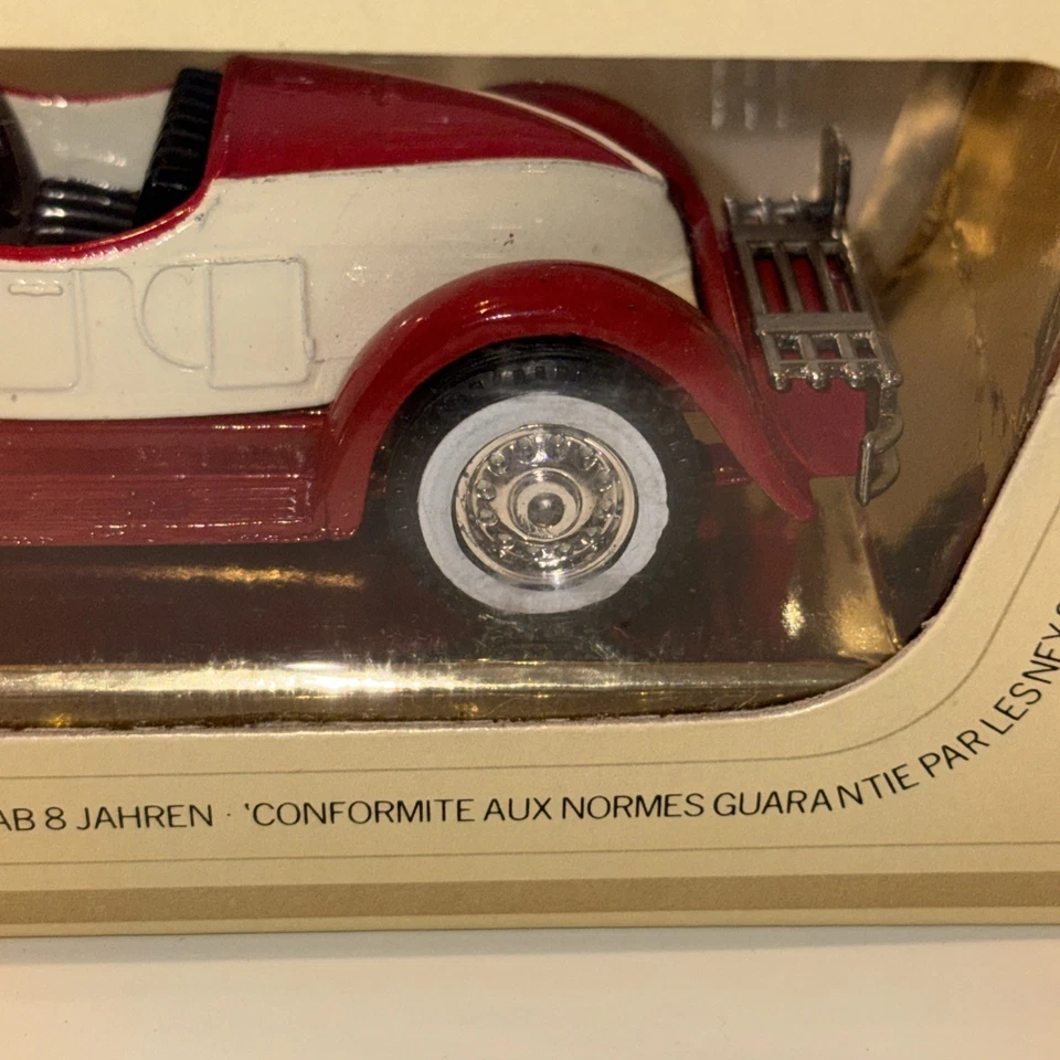 Matchbox Models of Yesteryear Y-14 1931 Stutz Bearcat White/Red DIFFERENT WHEELS - Image 4 of 4