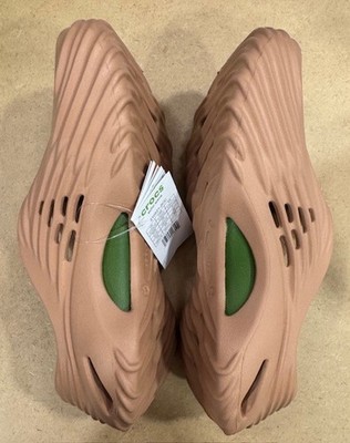 Crocs Clogs Echo Wave Unisex Mens 10 Womens 12 Slip On Shoes  display picture 1