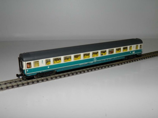 COCHE DE PASAJEROS 2 CLASE D LA DB MARCA MINITRIX ESCALA N