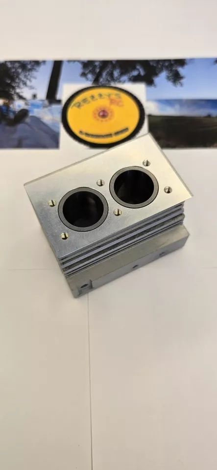 Toyan/Semto FS L200/ST-NF2 Engine case with cylinder sleeves. - Image 4 of 4