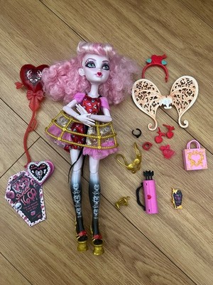 Monster High set Cupid Puppe Kleidung + Zubehör Ketten Ohrringe Schuhe Puppe