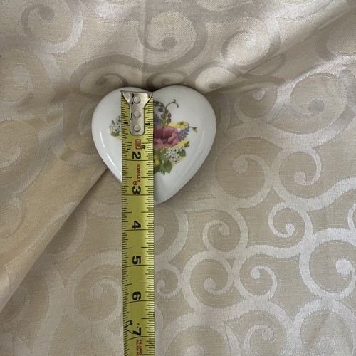 Vtg Heart Shaped Trinket JewelryBox Floral With Lid - K - Picture 7 of 7