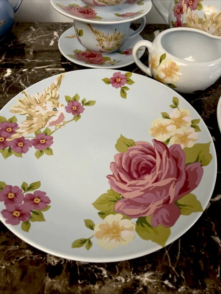 Nuevo de Lote Antiguo~NUEVO CON ETIQUETAS~Rosie B. Farmer~"Songbird Garden"~Juego de Vajilla 9 Piezas!! Plato de cena Foto 2 de 4