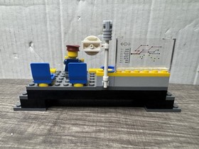LEGO CITY Passenger Train (7938) Incomplete Set No Box No Manuel Instructions