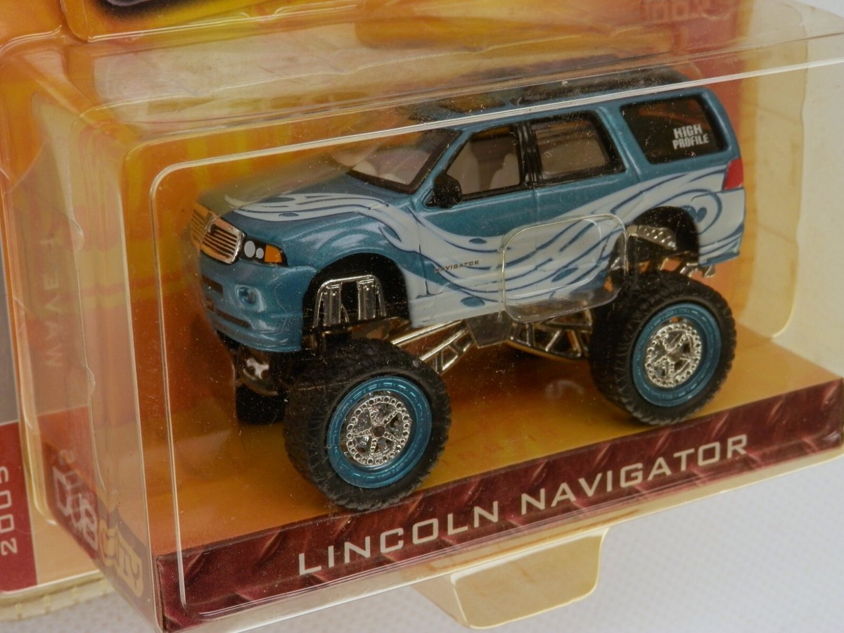 Jada 2003-2006 Lincoln Navigator Lighter Blue SUV 4x4 High Profile