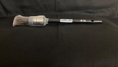 hochwertiger synthetischer Pinsel, ideal für Farben auf Wasserbasis. 