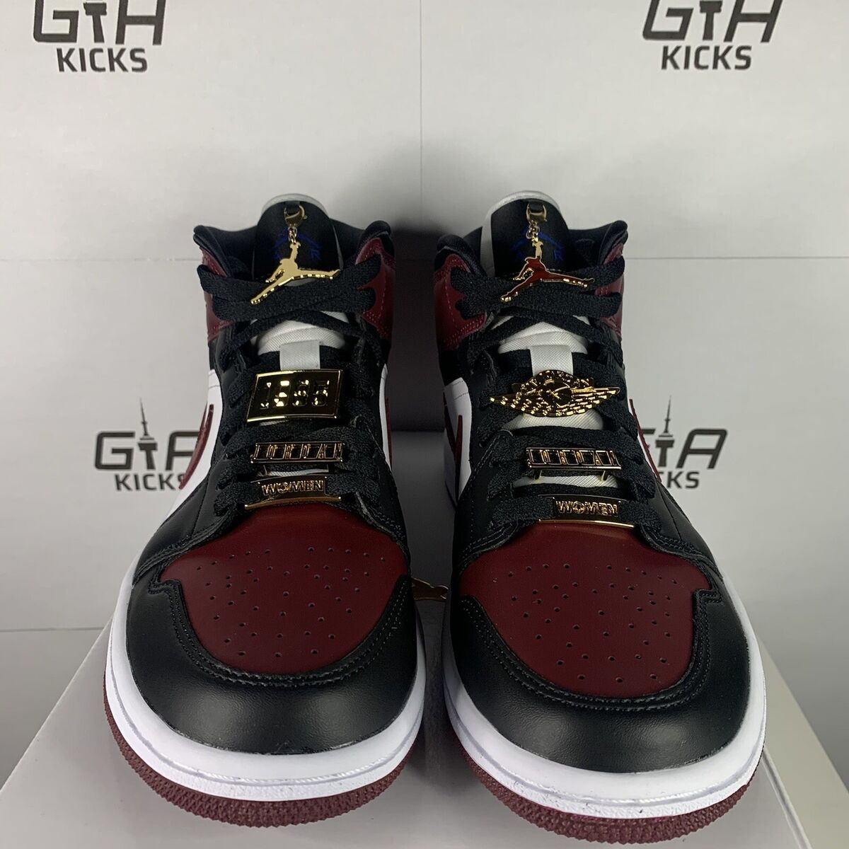 Nike Air Jordan 1 Mid SE Dark Beetroot Gold Pendants Womens Nike Air Jordan 1 Mid SE Dark Beetroot Gold Pendants Womens