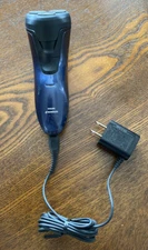 Philips Norelco AT620 Rechargeable Cordless Shaver With Charger TESTED WORKING