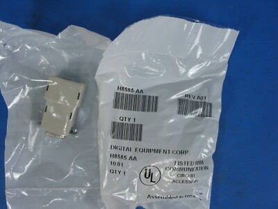 (1) Digital H8585-AA 8-pin MJ8 to DB9 (female) Null-Modem Adapter