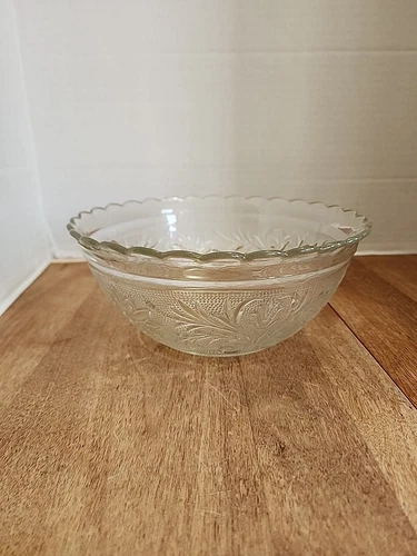 Anchor Hocking Clear Sandwich Glass Bowl 8 inch Wide x 3.5 inch High Vintage
