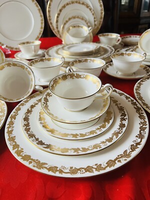 wedgwood bone china,England,gold Pieces!Service For