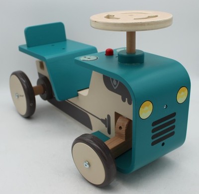 Janod - Kindertraktor - Holzspielzeug - Lenkrad, Hupe und Anhängerkupplung 