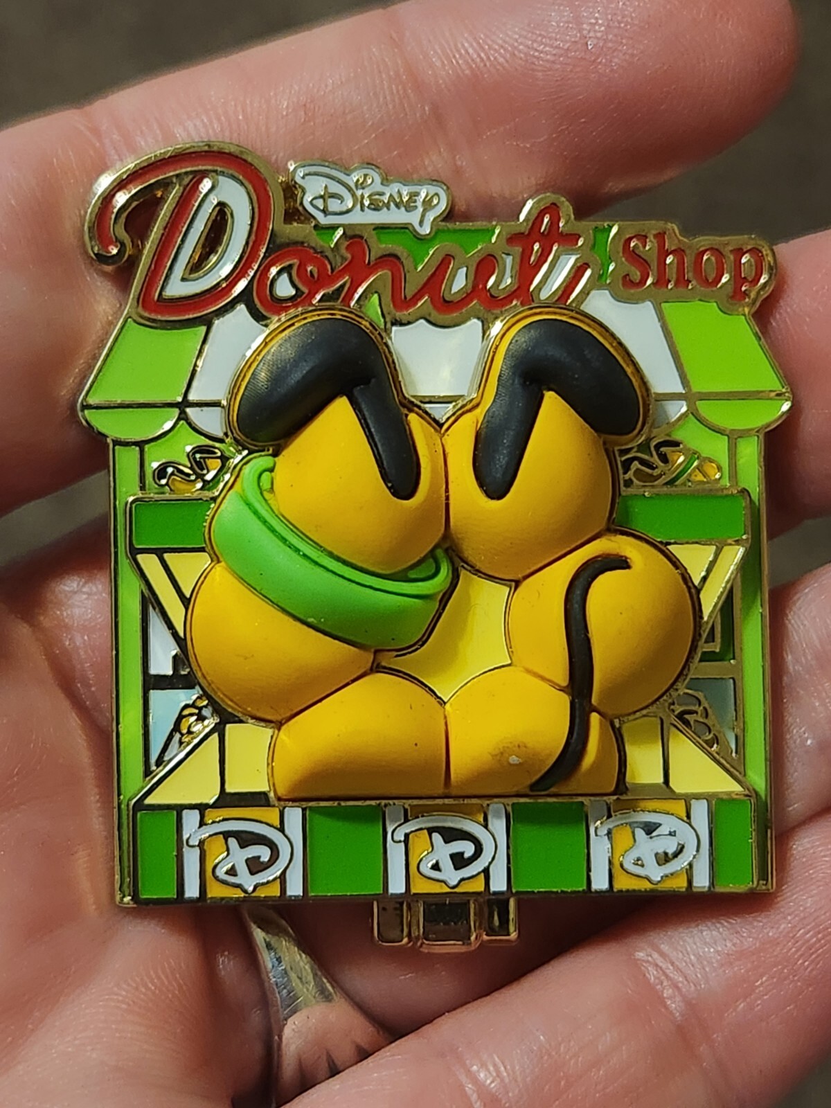 Disney Donut Shop Pluto Limited Edition LE 3000 3D hinged Disneyland