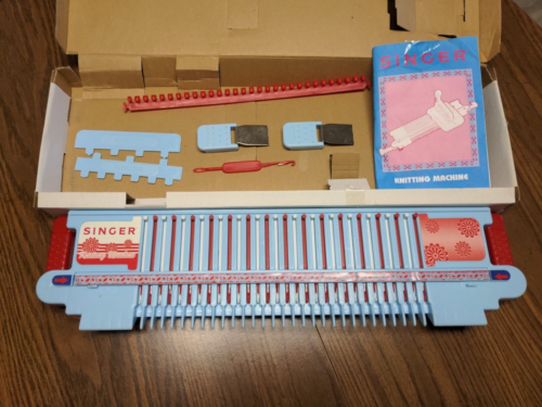 Vintage 1992 Singer Children's Knitting Machine - 7+ Years INCOMPLETE-MISSING