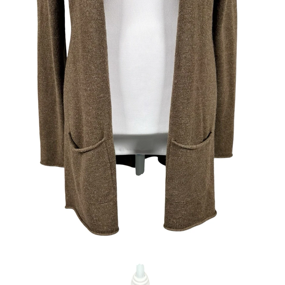 Cárdigan tejido con dobladillo enrollado frontal abierto 100 % cachemir marrón Cullen M bolsillos suéter Foto 3 de 4