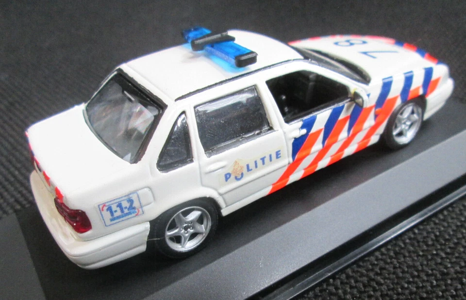 wonderful code-3-modelcar 1/43 VOLVO S70 1998 "POLITIE Gelderland-Midden #78" - Image 4 of 4