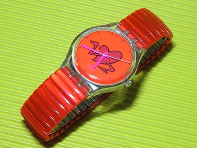 Swatch POUNDING HEART mit orangefarbenem Flexarmband in NEU aber OHNE Schachtel
